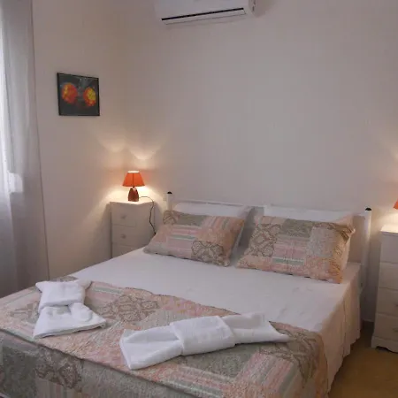 Beach 2 Bedroom With Sea View *